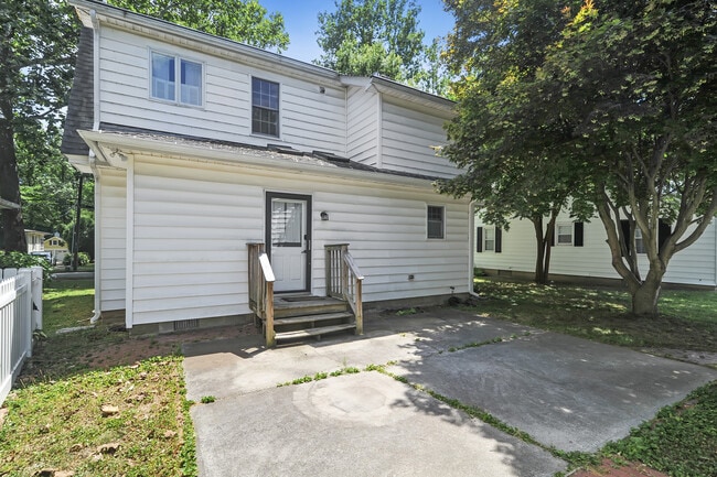 Building Photo - 19 Elm Terrace