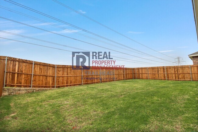 Building Photo - Attractive 4/2 Open Concept Home