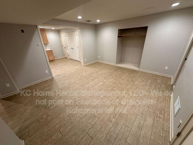 Building Photo - 9802 NW 72nd Terrace