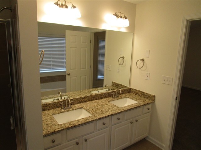 Building Photo - 809 Plaintain Dr