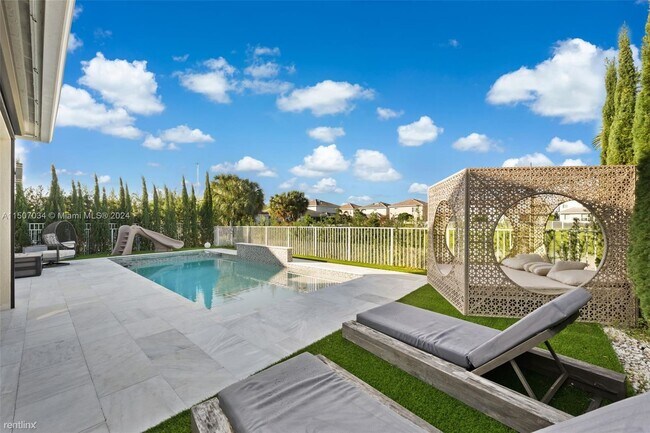 Building Photo - 5 br, 3 bath House - 1512 Bursera Ter