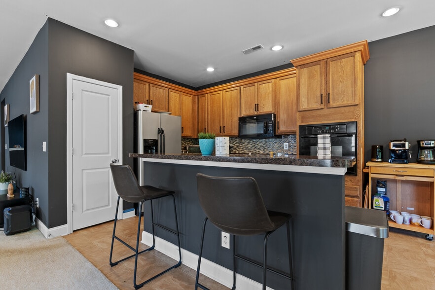 Building Photo - 112 Plymouth Pass Dr