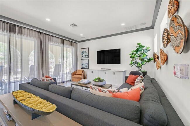 Building Photo - FULLY FURNISHED RENTAL
