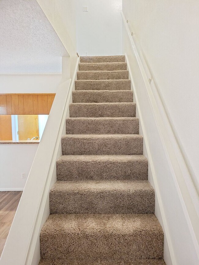 Building Photo - COLONIAL PARK CONDO