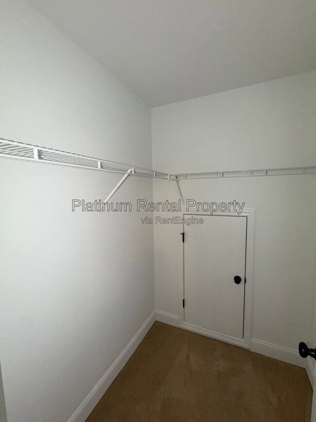 Building Photo - 8015 Wakehurst Pl