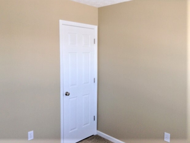 Building Photo - 5960 Driftwood Ct