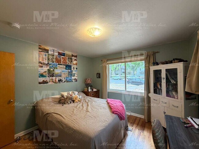 Building Photo - 522 Smith St