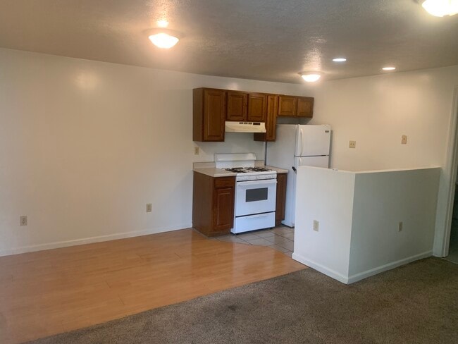 Building Photo - 269 N Gallatin Ave