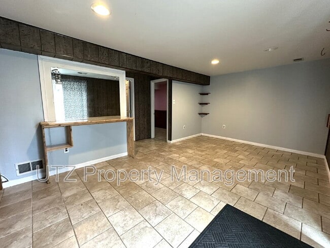 Building Photo - 121 Marydell Dr