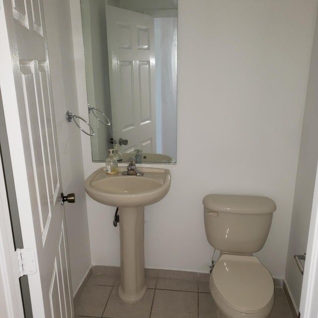 Building Photo - 4948 Leeward Ln