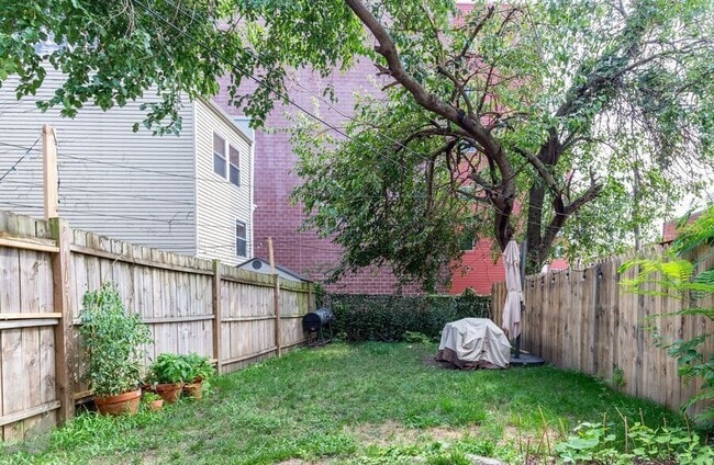 Building Photo - 329 K St NE