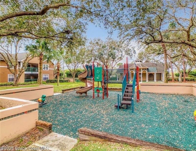 Building Photo - 7667 N Wickham Rd