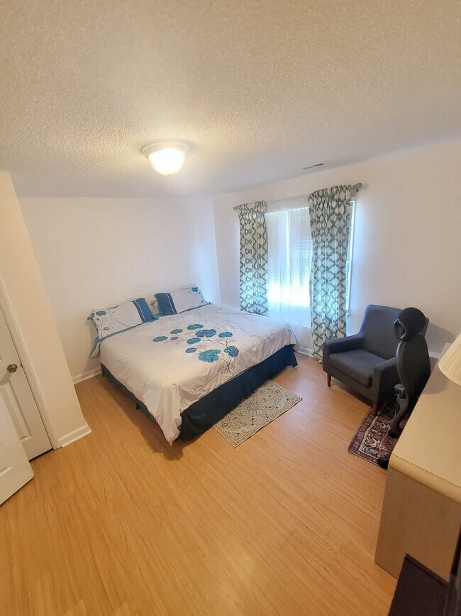 Building Photo - 305 Humble Rd