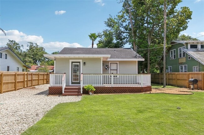 Building Photo - 712 E Caracas St