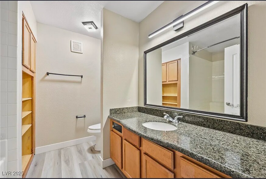 Building Photo - 3145 E Flamingo Rd