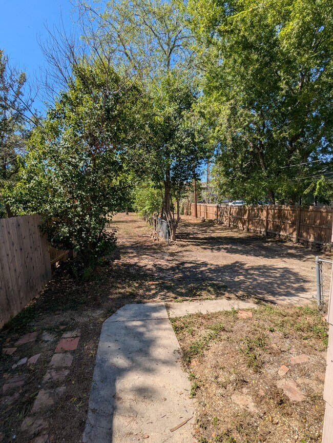 Building Photo - 5321 Howard St