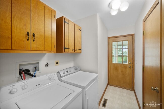 Building Photo - 1090 1st St