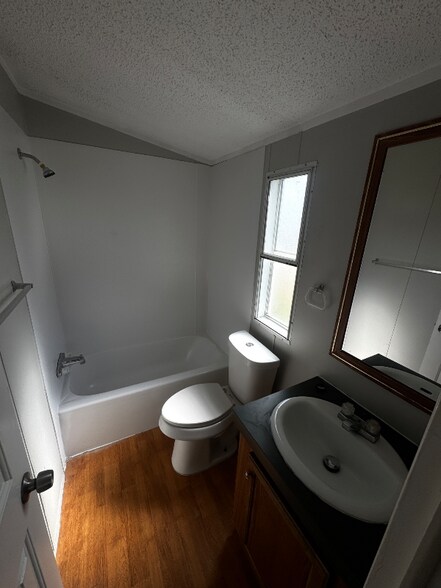 Building Photo - 141 Fox Meadow Dr