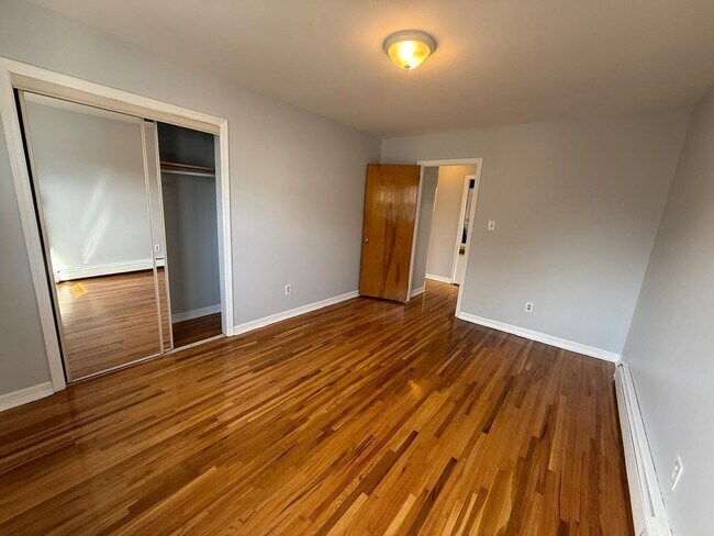 Building Photo - 4 Sayles St