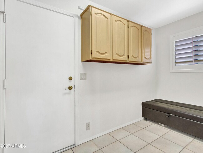 Building Photo - 9343 W Escuda Dr