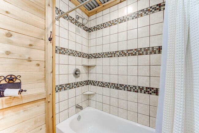 Building Photo - 4211 Surf Dr