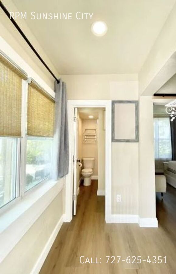 Building Photo - 7700 Boca Ciega Dr