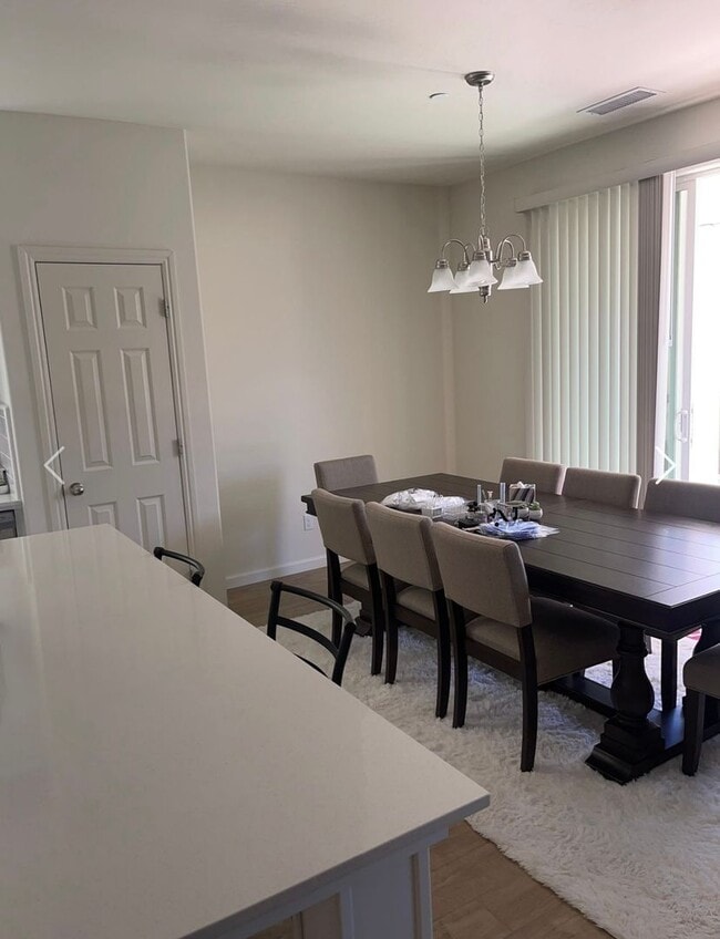 Building Photo - Lovely 3 Bedroom / 2 Bathroom for rent $2,495