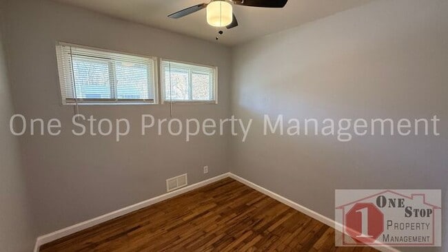 Building Photo - 4 Bedroom, 2 Bathroom home in Kansas City