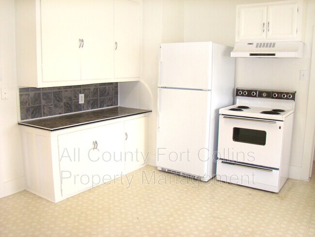 Building Photo - 401 Elm St