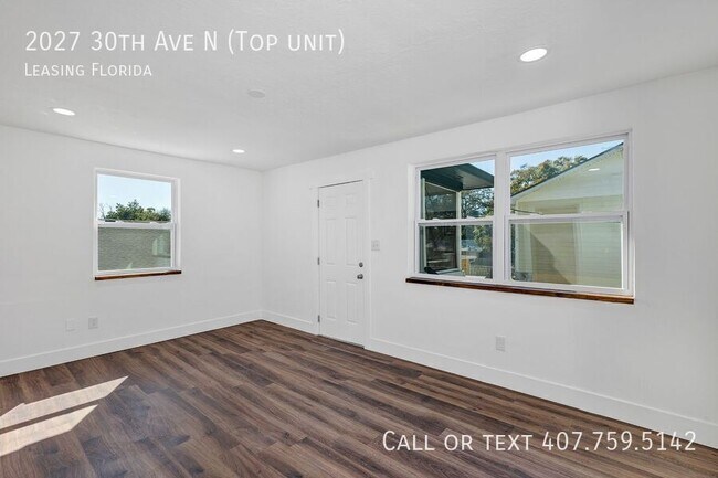 Building Photo - 2027 30th Ave N