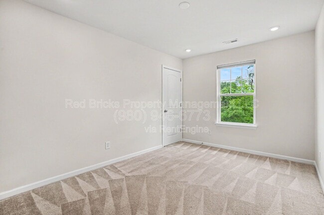 Building Photo - 6431 Revolutionary Trail