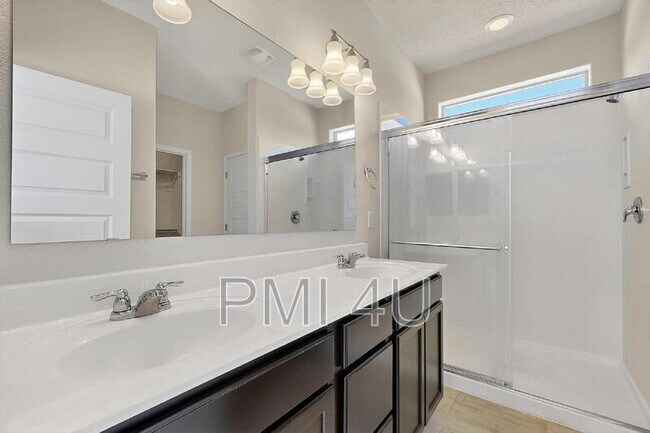 Building Photo - 7110 Overview Rd NE