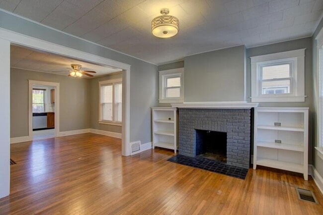 Building Photo - 930 Edgewood Ave