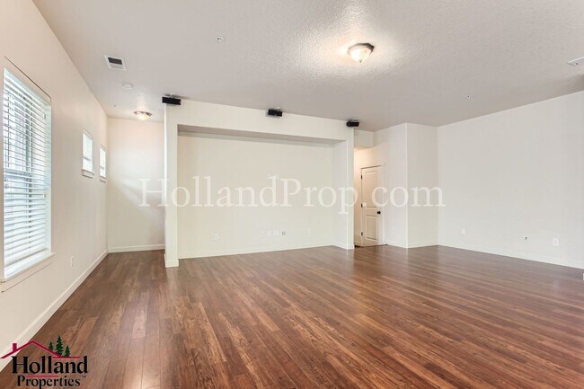 Building Photo - **New Lower Price** Charming 3-Bedroom Ope...