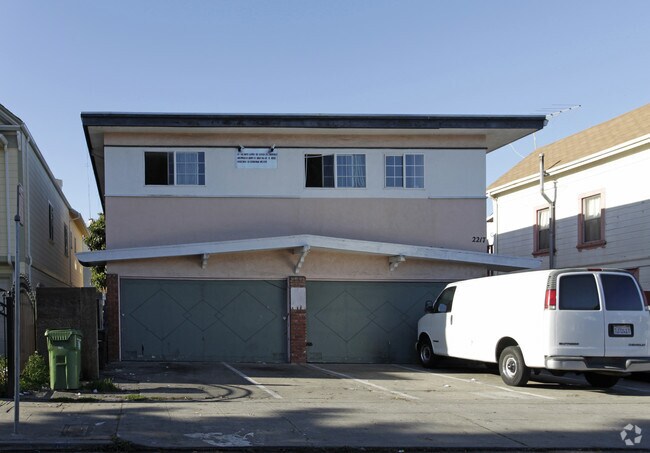 Building Photo - 2217 Coolidge Ave