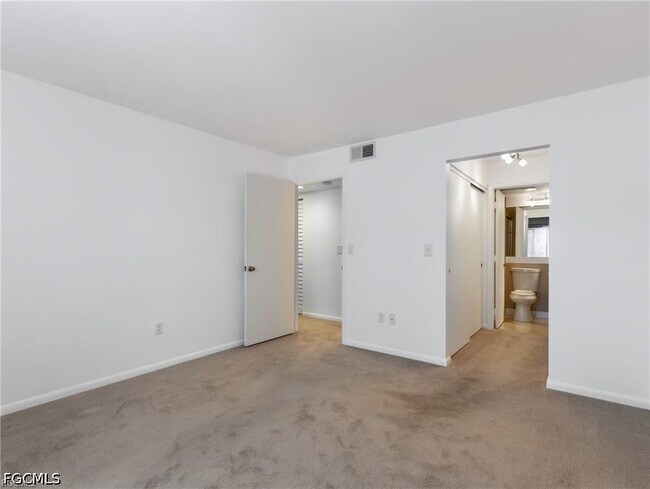 Building Photo - 9540 Green Cypress Ln
