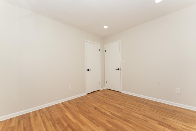 third bedroom - 32 Roseland Ave