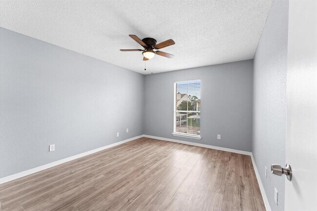 Building Photo - 250 El Dorado Blvd