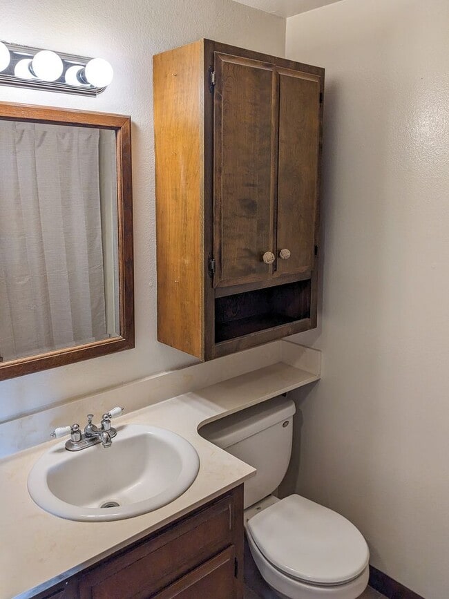 Building Photo - 1613 River Rock Dr NE
