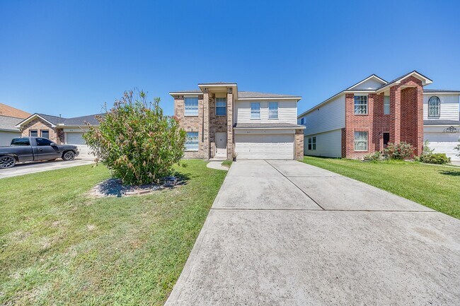 Building Photo - 627 Regal Hollow Ln