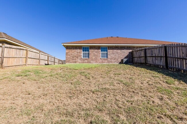 Building Photo - 2913 Starlight Dr