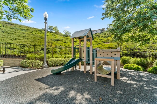 Building Photo - 28225 Clementine Dr