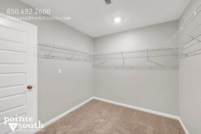 Building Photo - 7063 Abigail St