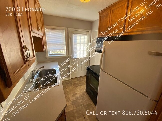 Building Photo - 700 S Leonard-