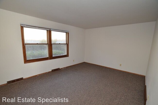 Building Photo - 609-667 Ridgeway Dr