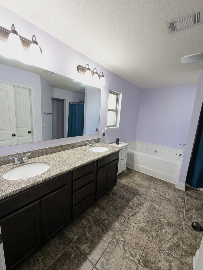 Building Photo - 6598 Britt St