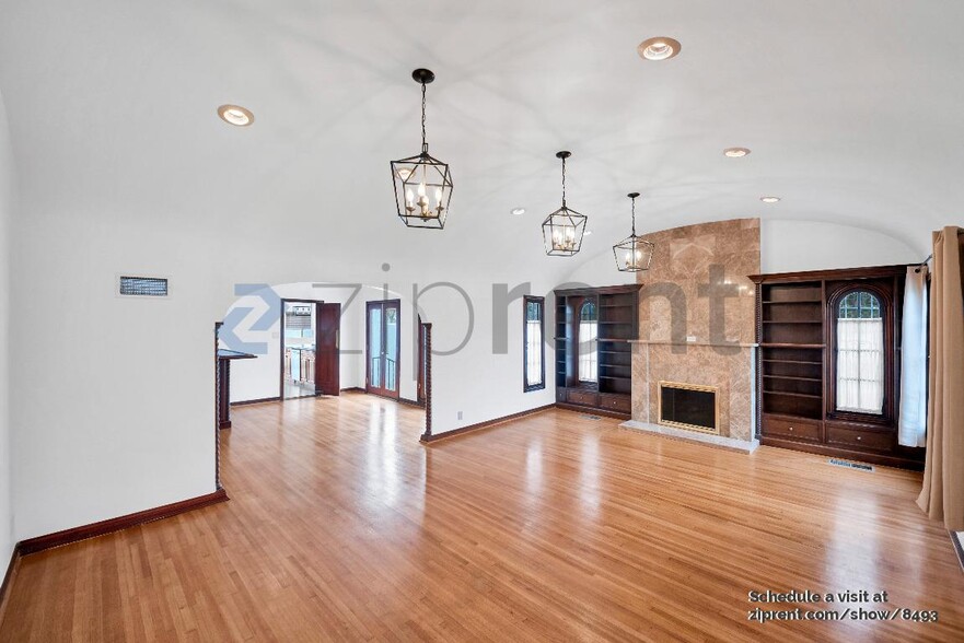 Building Photo - 603 S Mansfield Ave