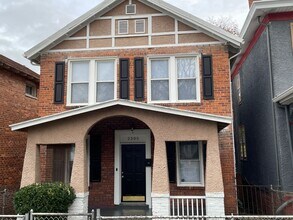 Building Photo - 4 Bedroom Home with Large Yard