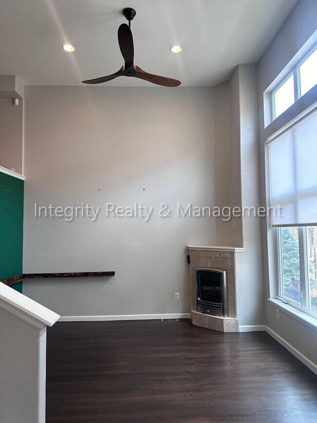 Building Photo - 4 Bed/4 Bath, 2,553 Sqft -1259 N Washingto...