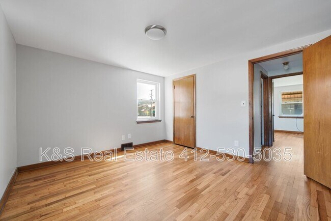 Building Photo - 1437 Lincoln Way
